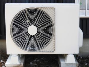 寒い時にエアコンが効かない理由 効率よく部屋を温める方法も紹介 イッツマイライフ